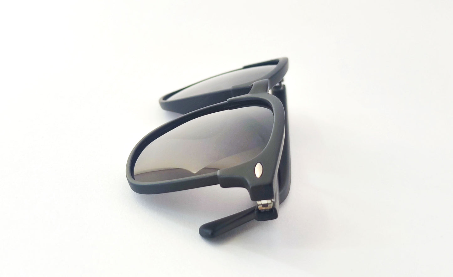 Mackenzi Matte Black-grey